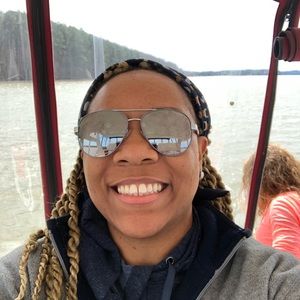 Meet your Posher, Constance